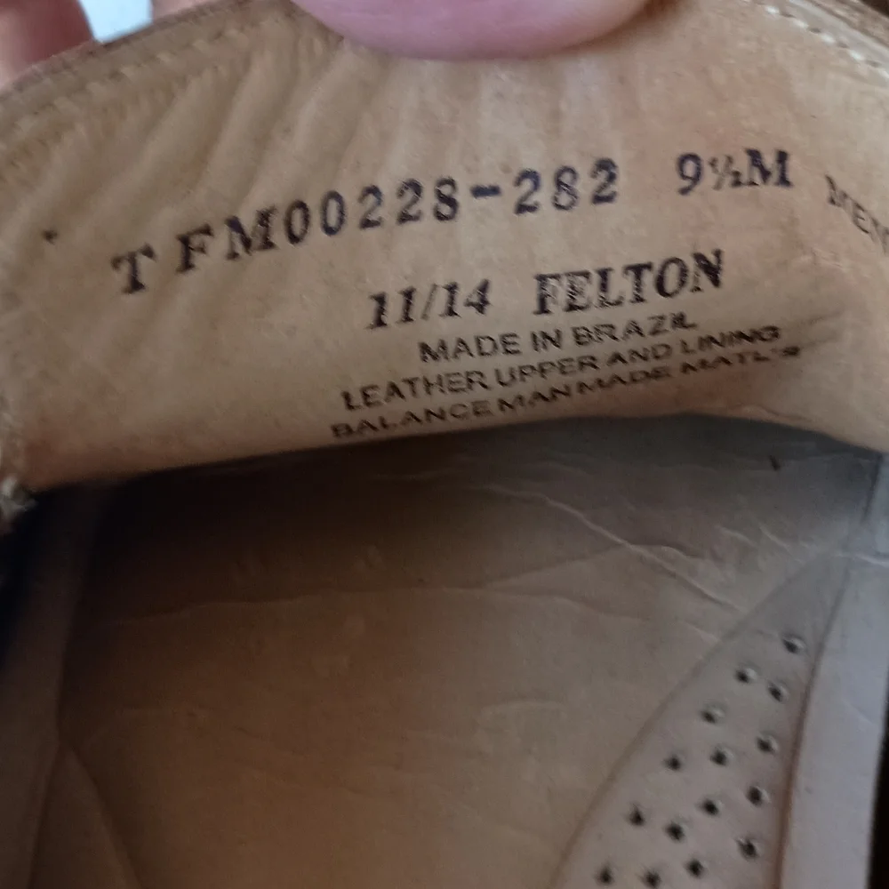 Tommy Bahama Men's Felton Brown Loafers_9.5